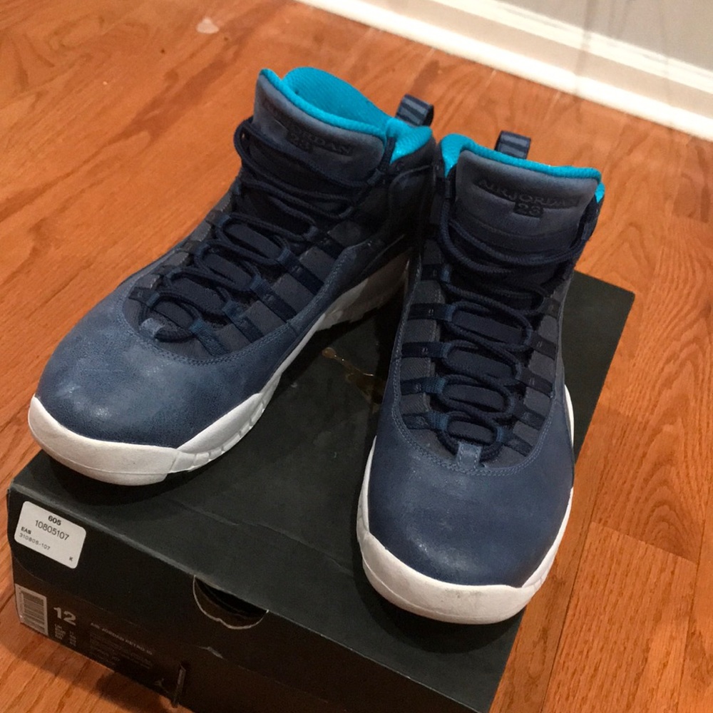 Air Jordan ten Retro “La”